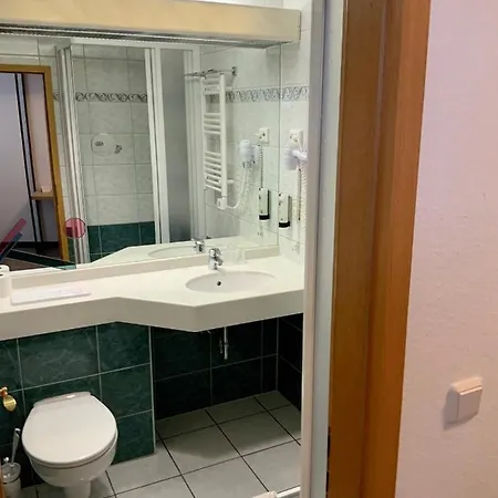 Bluhm's & Restaurant Am Markt فندق