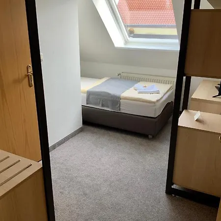 Bluhm's & Restaurant Am Markt Отель Кириц