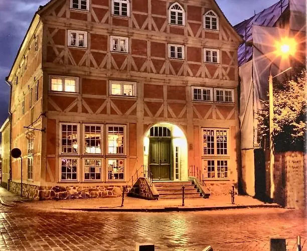 Bluhm's & Restaurant Am Markt * キューリッツ