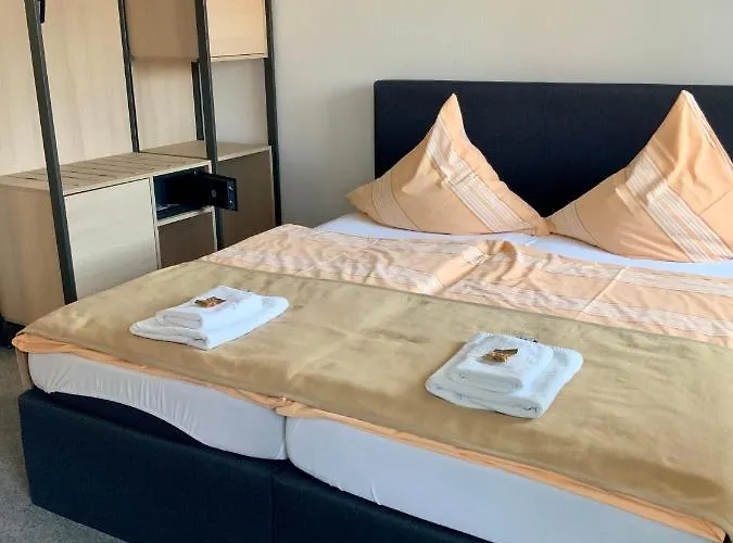 Bluhm's & Restaurant Am Markt Otel Kyritz