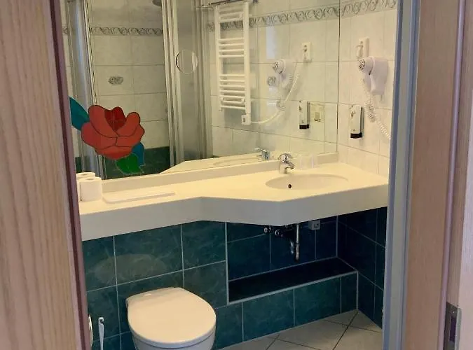 Bluhm's & Restaurant Am Markt ホテル