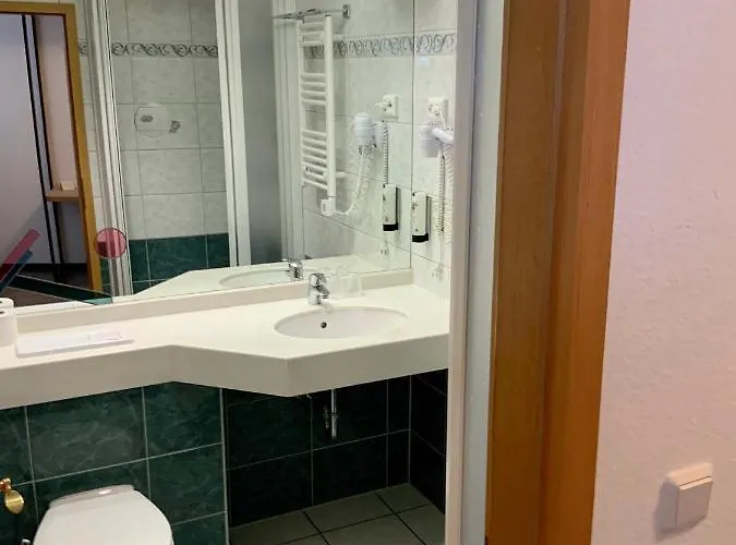 Bluhm's & Restaurant Am Markt Otel