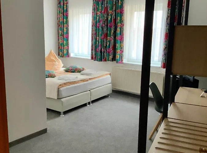 Bluhm's & Restaurant Am Markt * キューリッツ